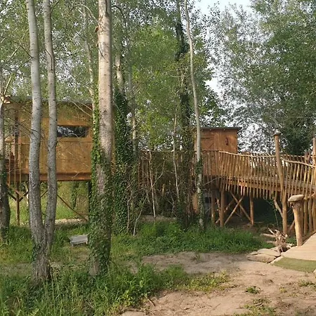 La Cabane Perchee Villelaure Exterior photo